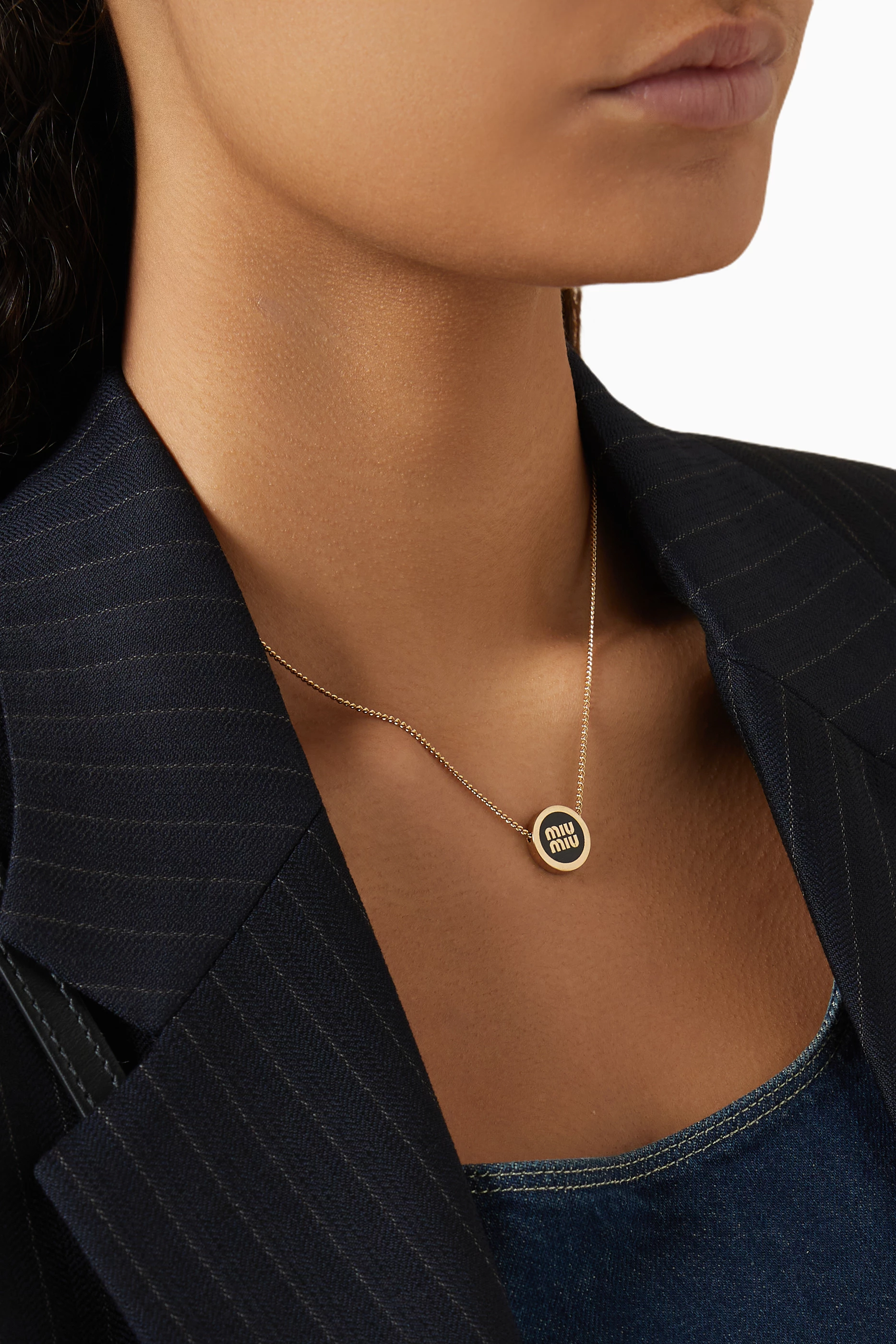 ネックレス・ペンダント Miu Miu Black Enamel And Golden Brass Necklace Buy Miu Miu Black Logo-embellished Pendant Necklace in Gold