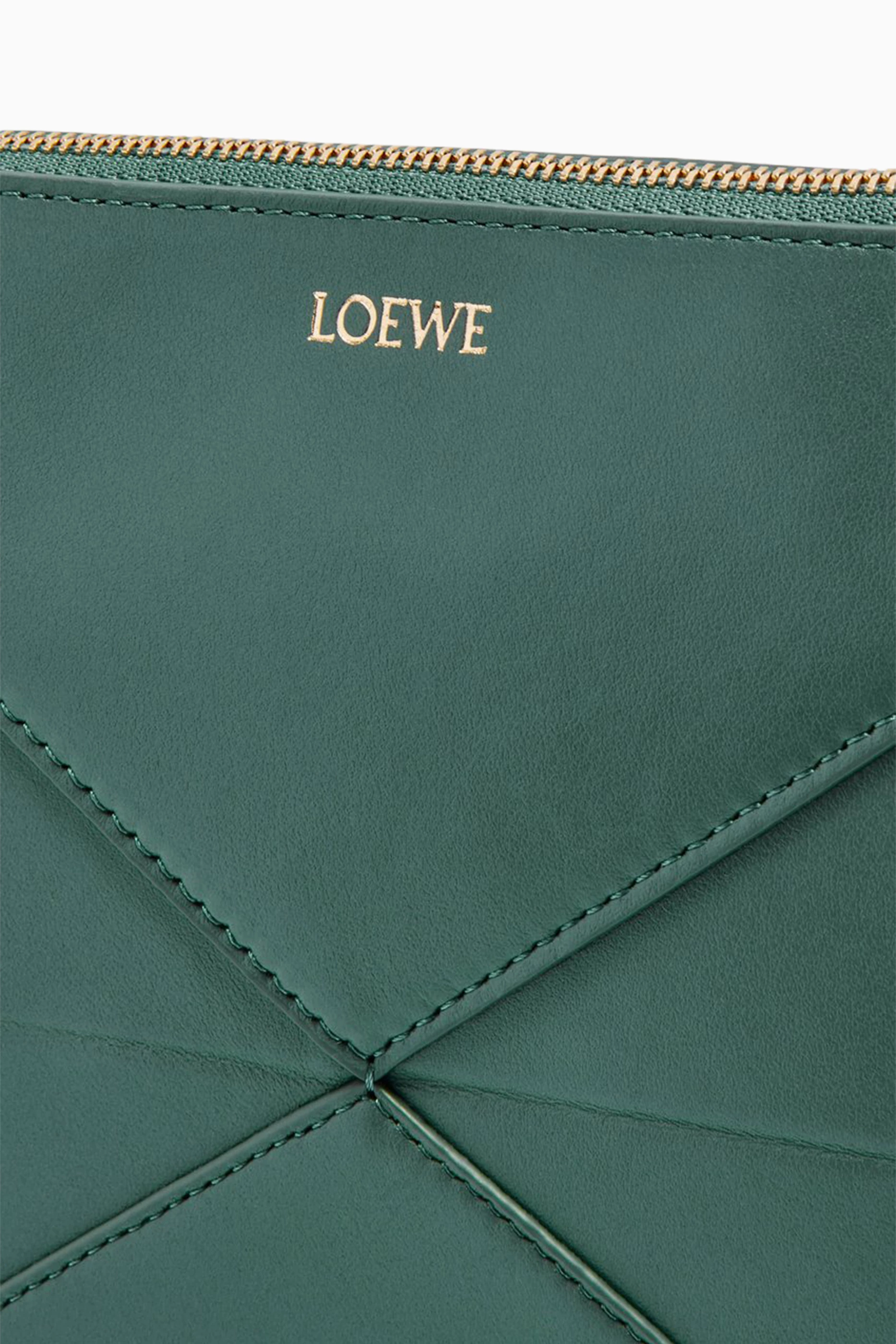 LOEWE オリーブグリーン ケース Buy LOEWE Green Puzzle Fold Pouch Bag in Nappa Calfskin For Women