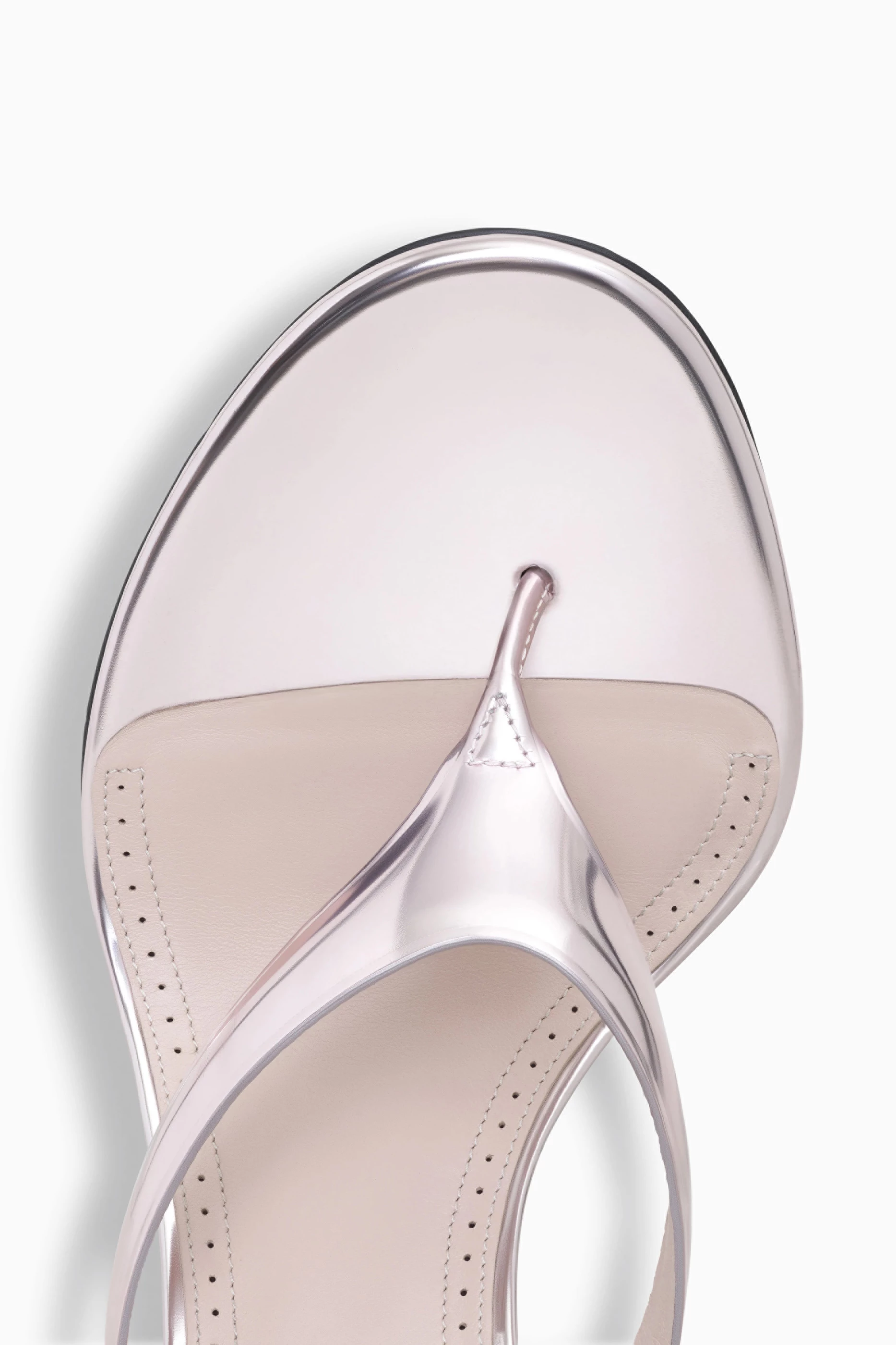 【ALAIA直営店】SANDALES INFRADITO EN ReSILLE ET CUIR 17990540kk_999_f.jpg?impolicy=
