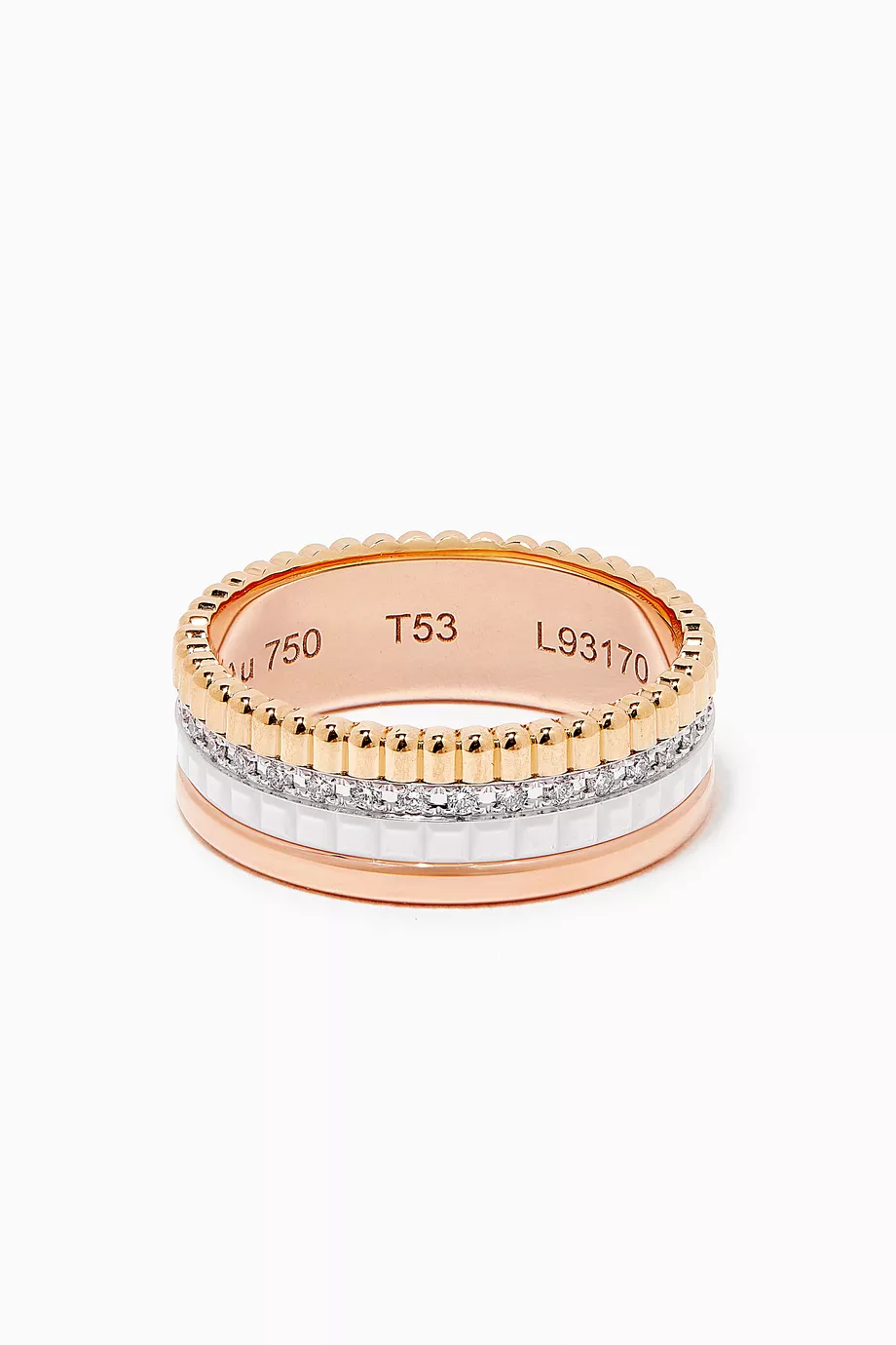 Quatre ring outlet