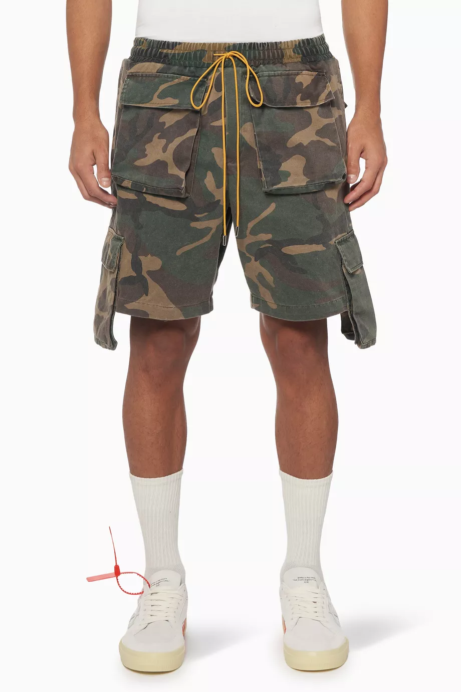 Camouflage short pants deals