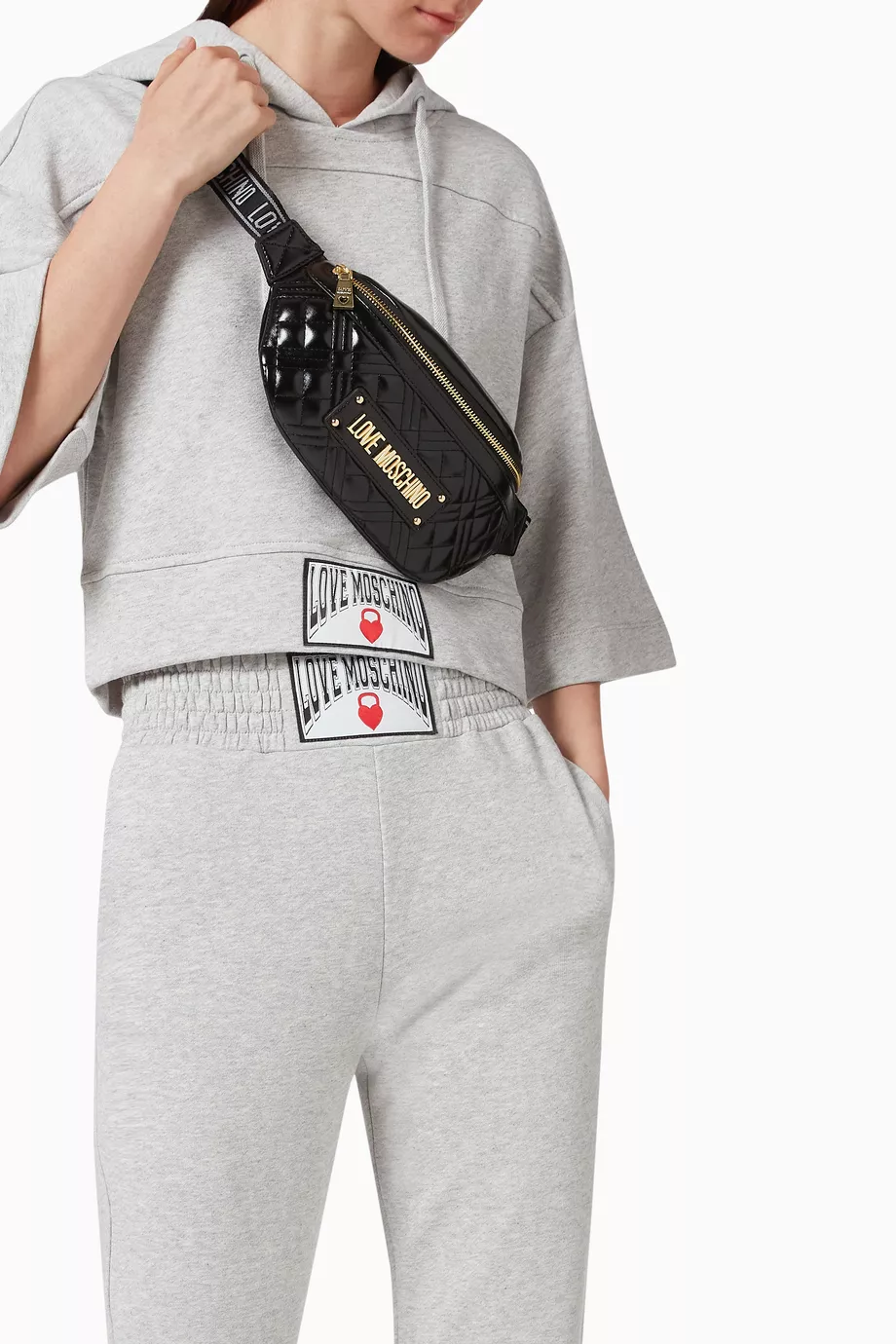 Love moschino quilted belt bag hotsell