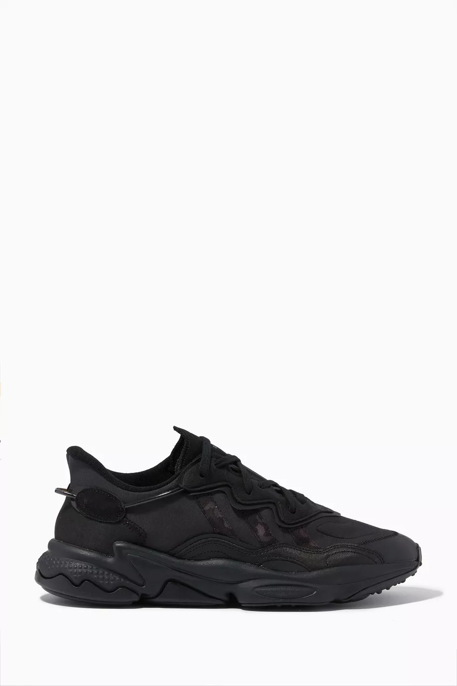 Ozweego online triple black