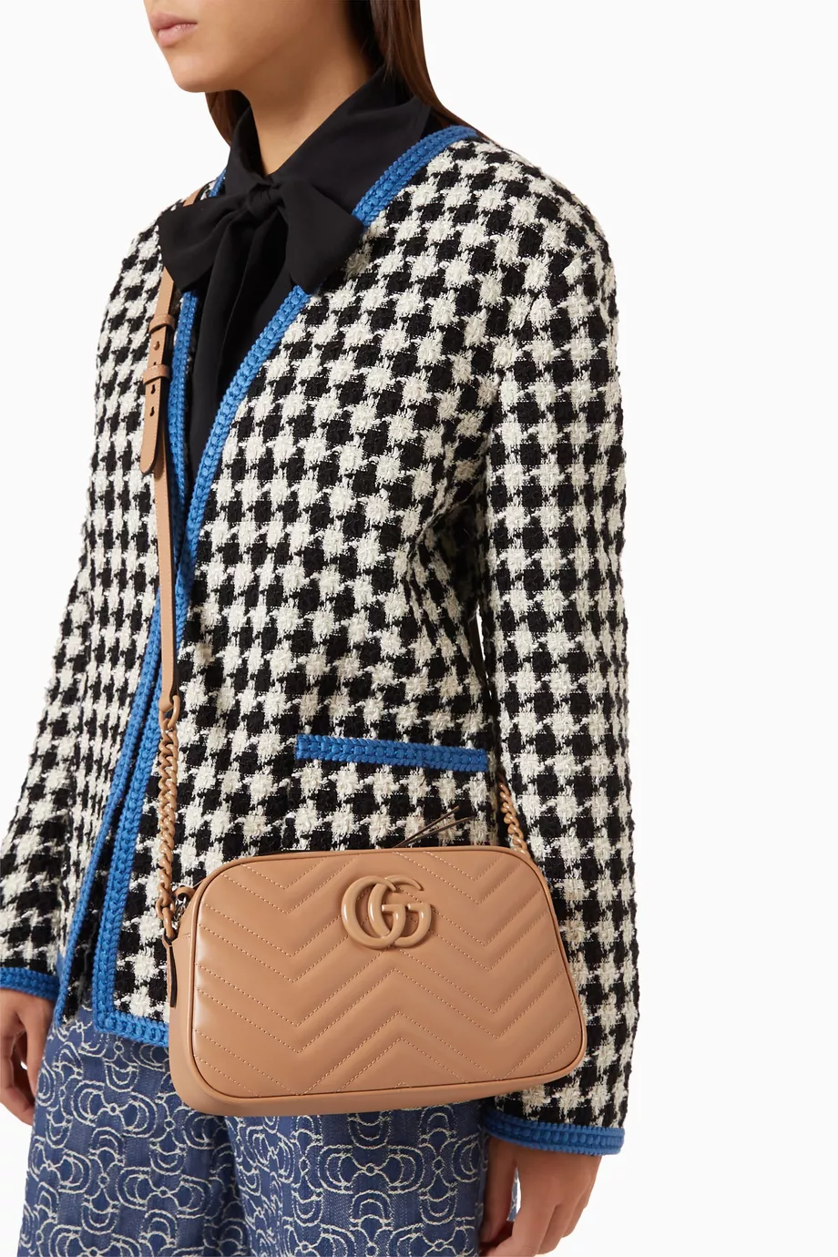 Small gg marmont 2.0 matelassé leather camera hot sale bag