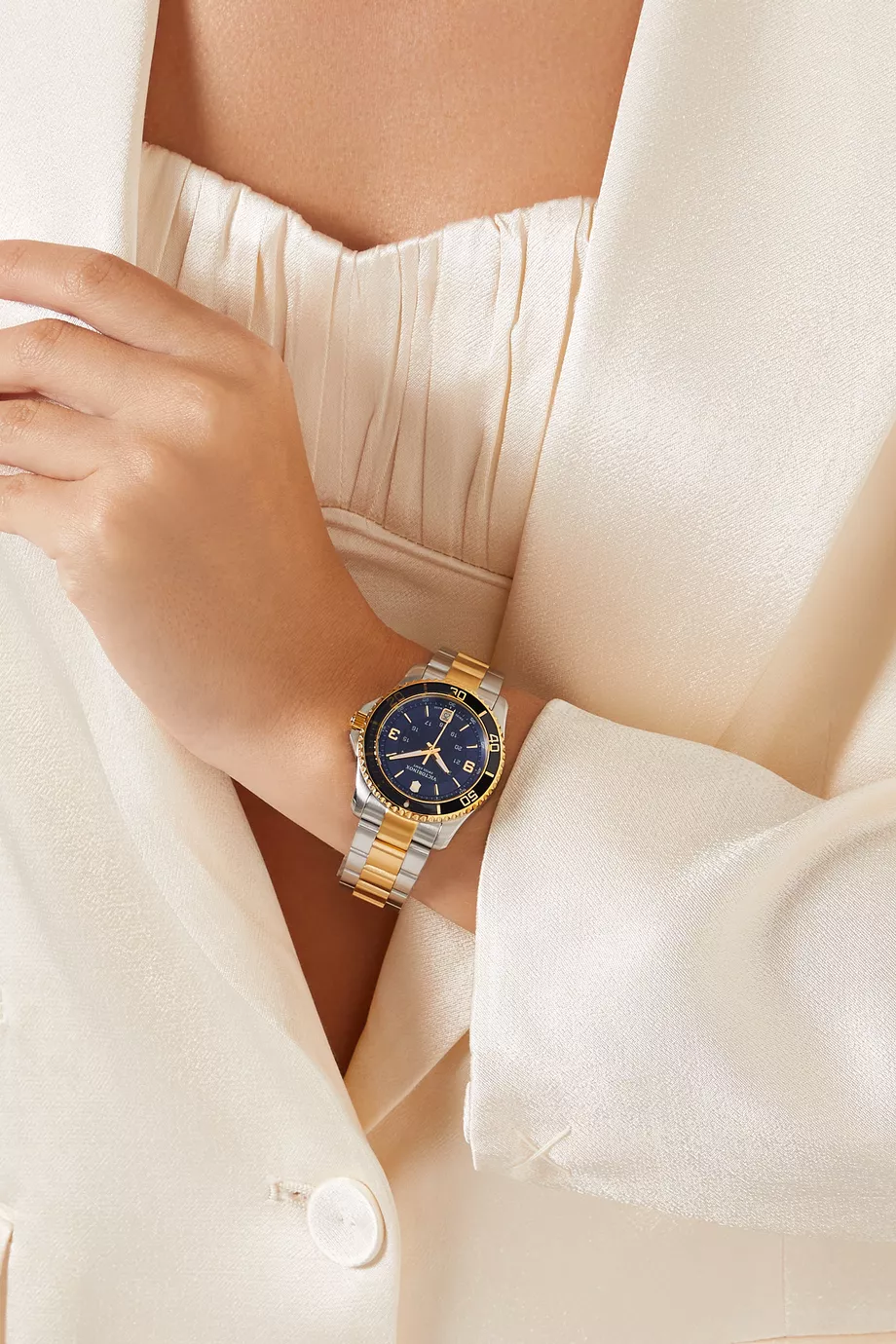 Victorinox maverick deals women's watch