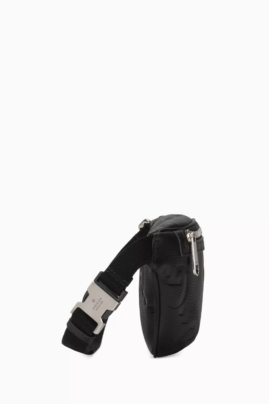 Bag belt store