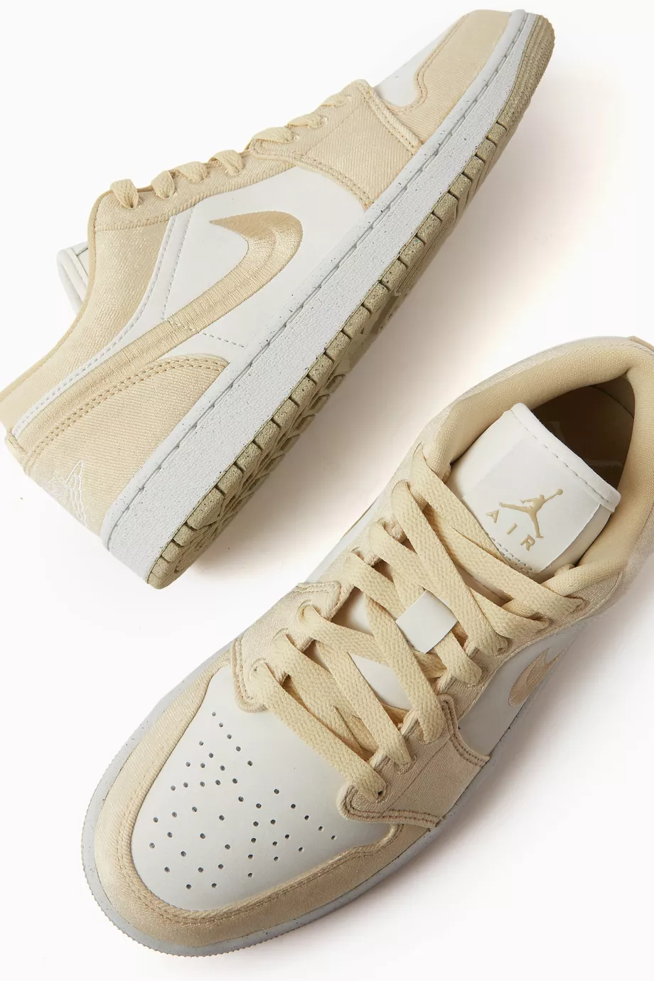 Canvas jordan 1 hotsell