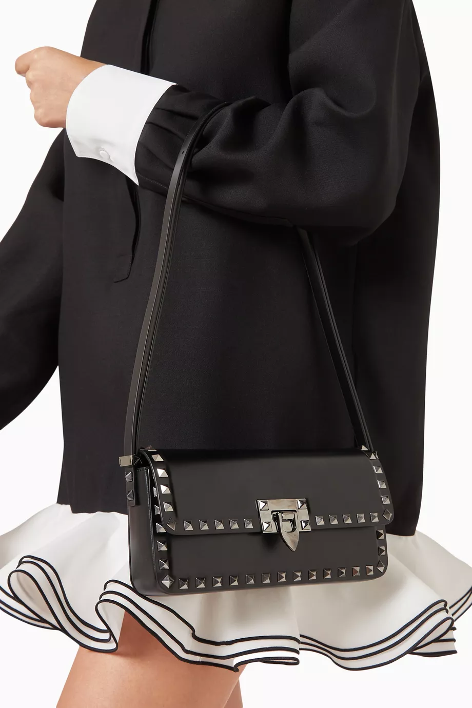 VALENTINO GARAVANI ◆ Rockstud23 East-West Shoulder Bag Valentino Garavani Rockstud23 East-West Shoulder Bag | White