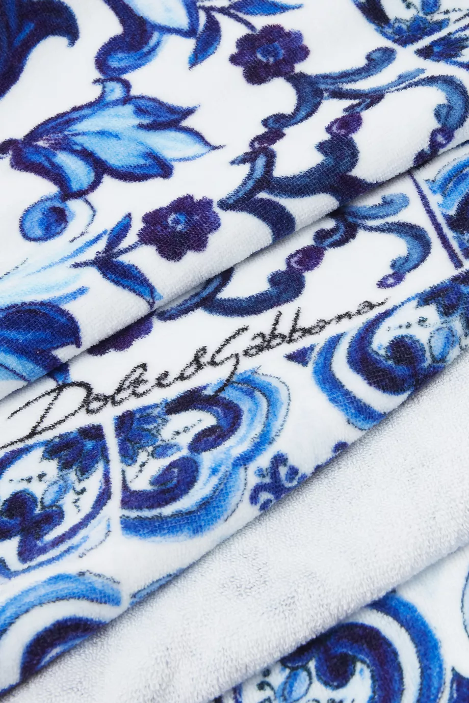 Buy Dolce & Gabbana Blue Majolica Print Beach Towel in Terry